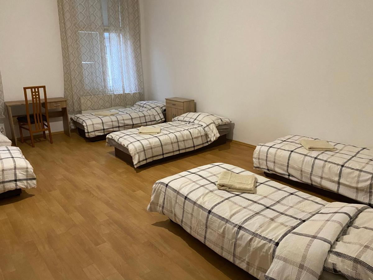 Apartments Tomkova Hradec Králové Exterior foto